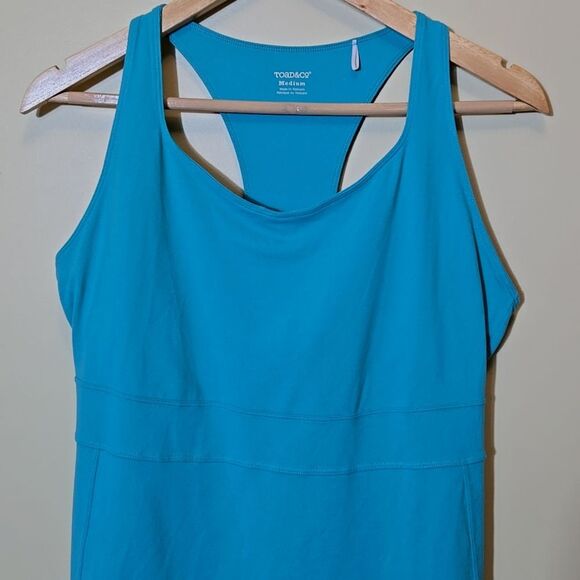 Toad&Co Tech Tomboy Racerback Athletic Dress Aqua Teal Seafoam Shelf Bra Medium - Picture 4 of 14